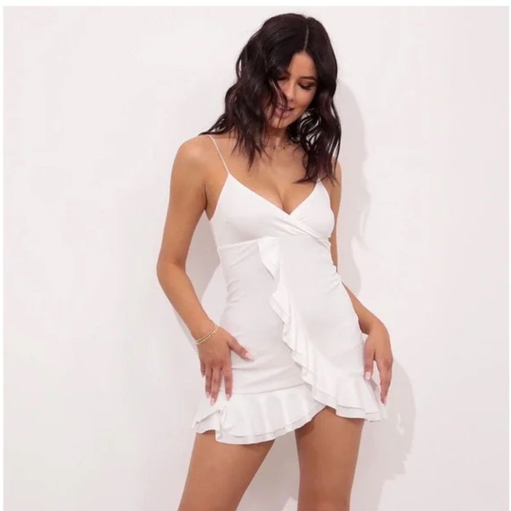 Lucy in the Sky Rayna Asymmetric Ruffle Dress in White Medium M